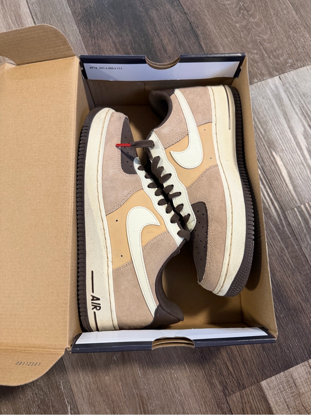 M8 Low Air Force 1 ‘07 LV8 Brown / Coconut Milk Nike